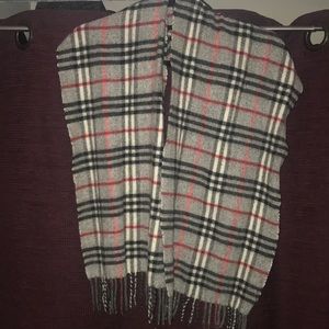 Cashmere Burberry scarf